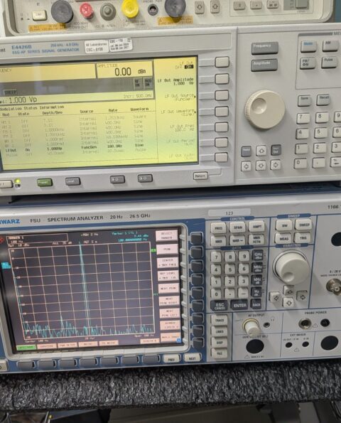 Agilent E4426B ESG-AP Series Signal Generator