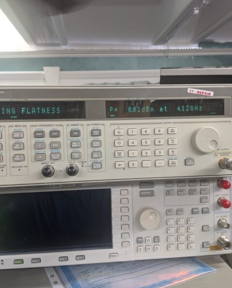 Agilent HP 83752A Sweeper/Signal Generator 10Mhz-20 GHz Cal'd. Data Add 500$.