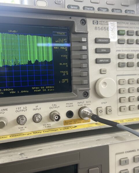 Agilent HP 8565E Spectrum Analyzer 50GHz W/Color LCD ~ Loaded Opt! Calibrated!