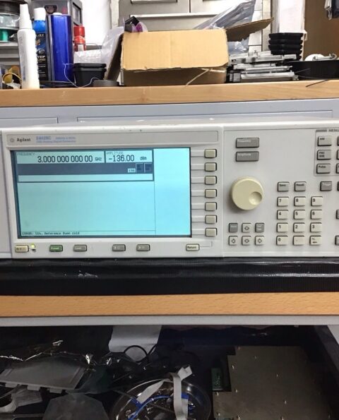 Agilent HP E4428C ESG Analog Signal Generator 250kHz - 3GHz Opts. 1EM 503