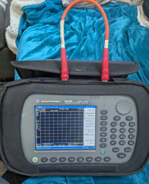 Agilent  N9340B Handheld Spectrum Analyzer 100kHz-3GHz OPT - PA3 TG3 Demod Meter