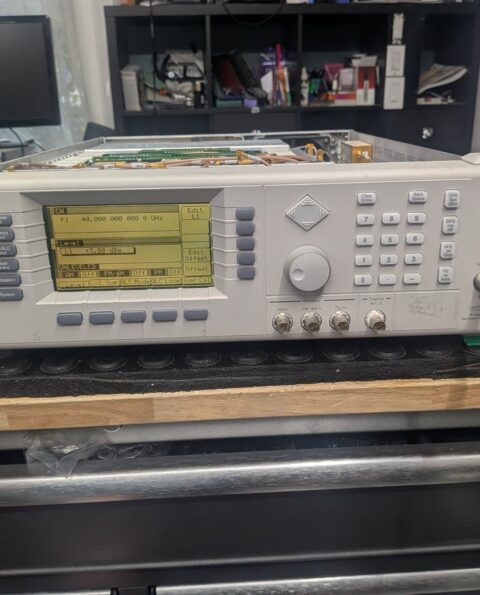 Anritsu 69367B 10Mhz-40GHz Signal Generator w/Opt 11,2,16,6 Low Noise! Cal'd!