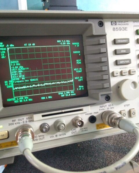 HP 8593E Spectrum Noise Figure Analyzer NFA 26.5 Ghz Cal'd Tracking Gen 119
