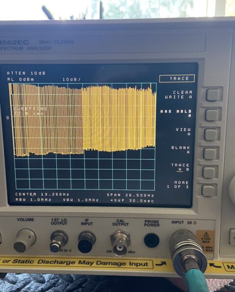HP Agilent 8563EC Spectrum Analyzer 26.9 Ghz opt 6 20 hz opt 7 NEW LCD ! Cal’d